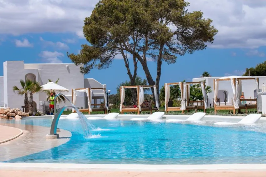 Eques Petit Resort 4*-5