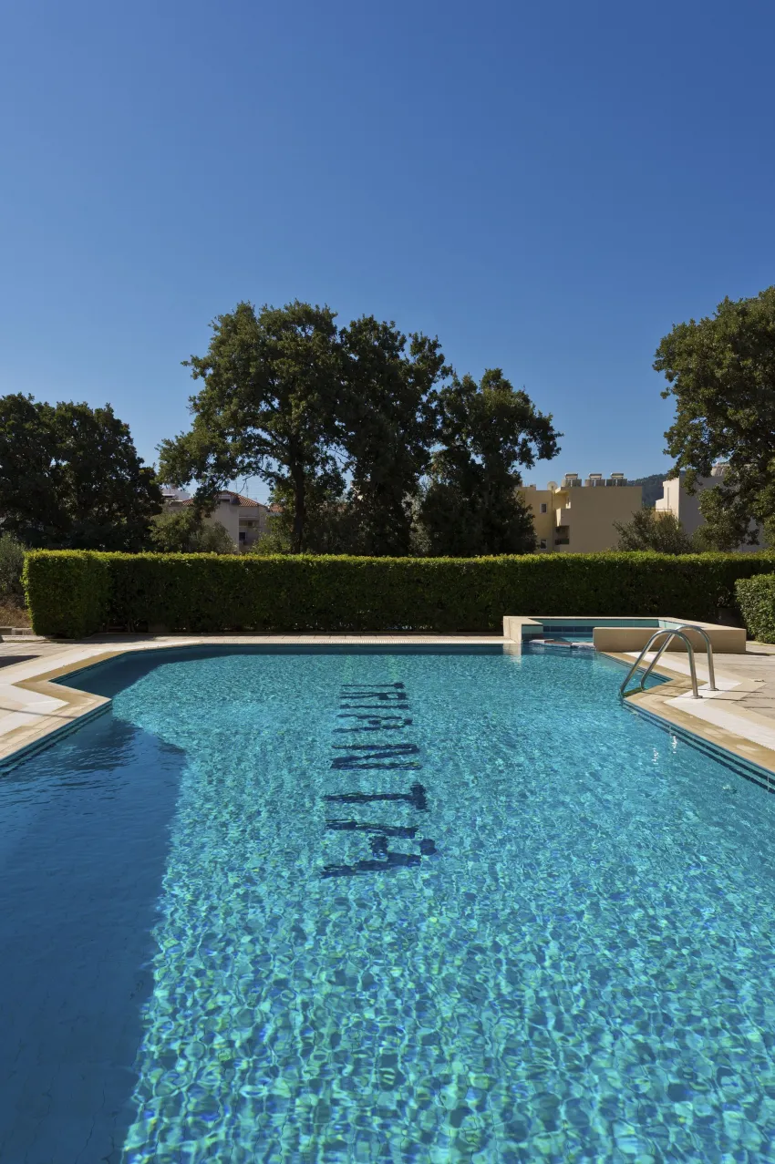 Trianta Apartments 2*-3