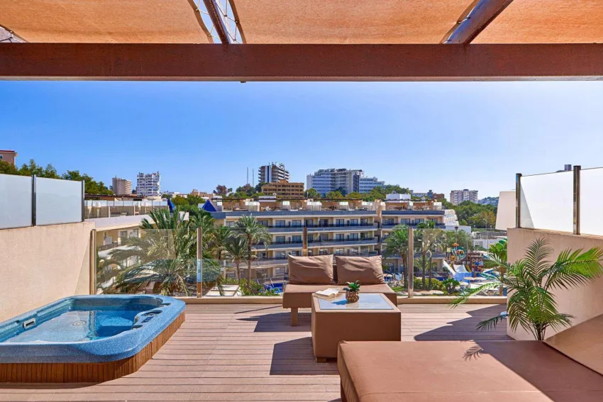 Zafiro Palmanova -21