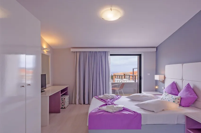 Sunrise Village Hotel 3*-7