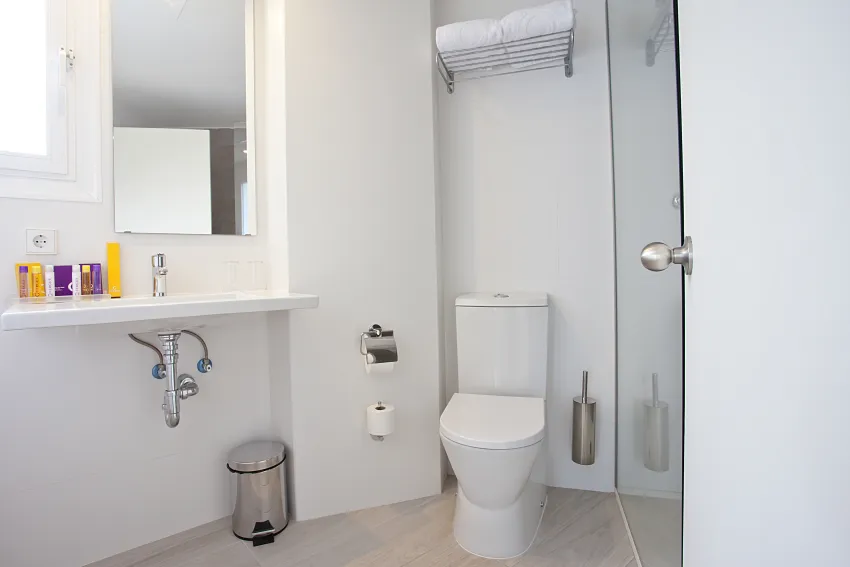 FERGUS Bermudas 4*-20