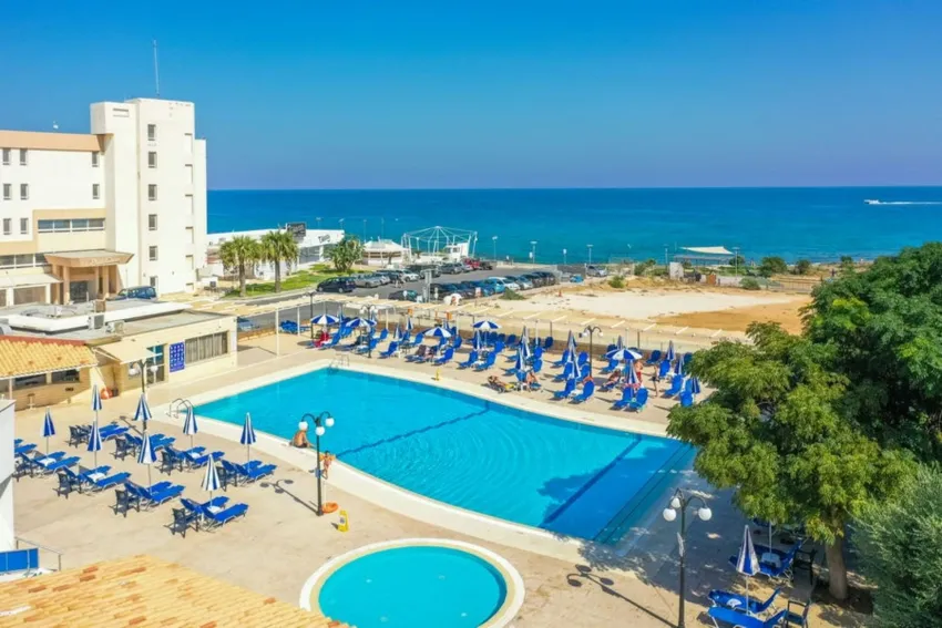 Tetyk Hotel & Suites 3*-9