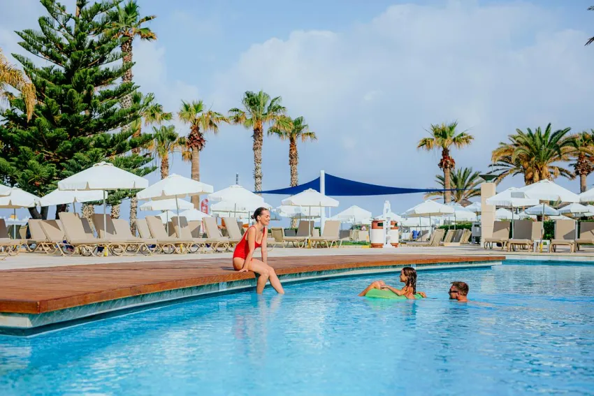 Louis Ledra Beach 4*-24