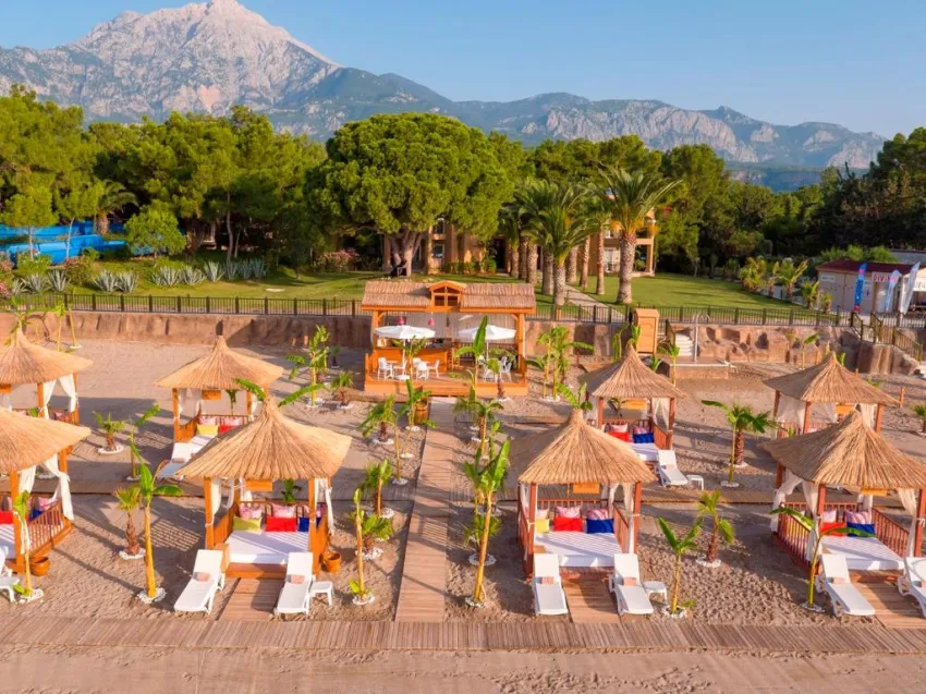 PIRATES BEACH CLUB  5*-35