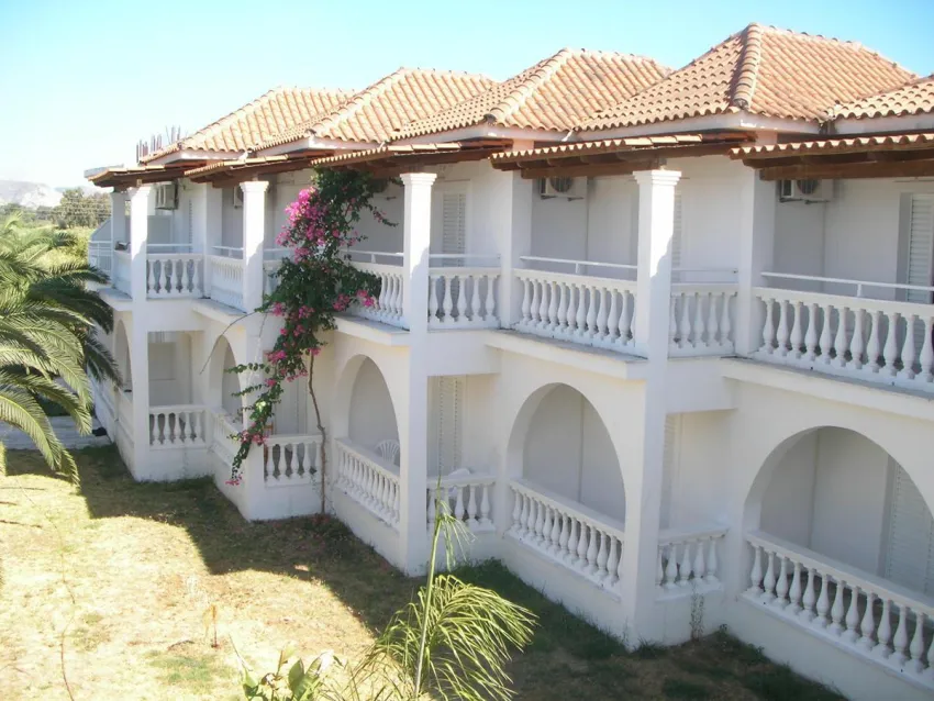 Mariana Hotel and Studios 3*-2