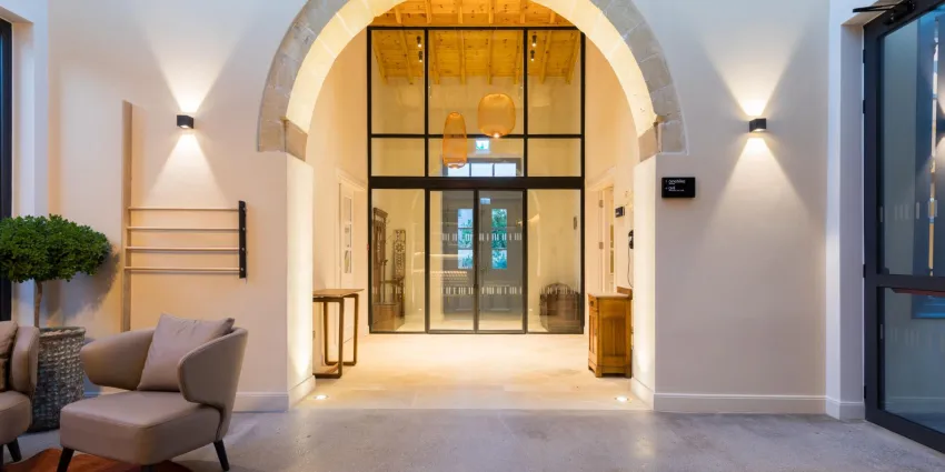 Hotel Indigo Larnaca (Adults Only) 5*-8