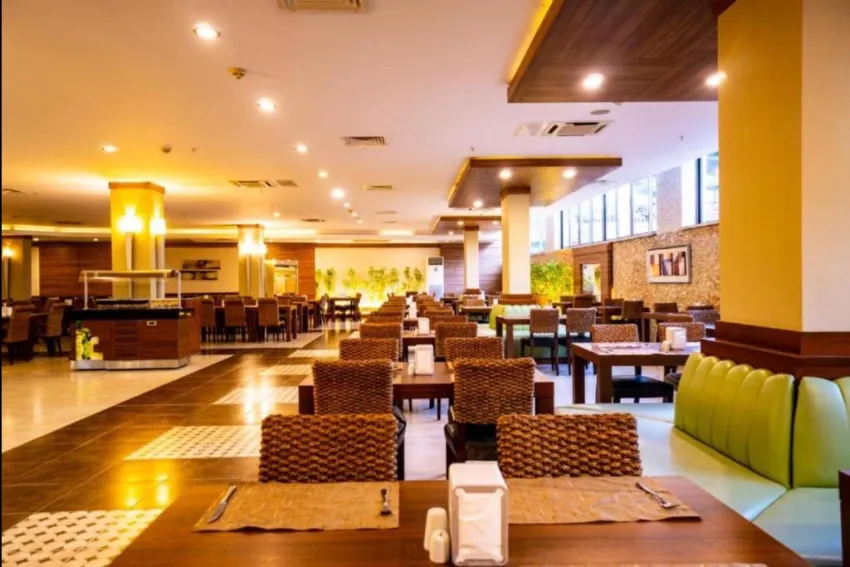 AMBASSADOR HOTEL  4*-13