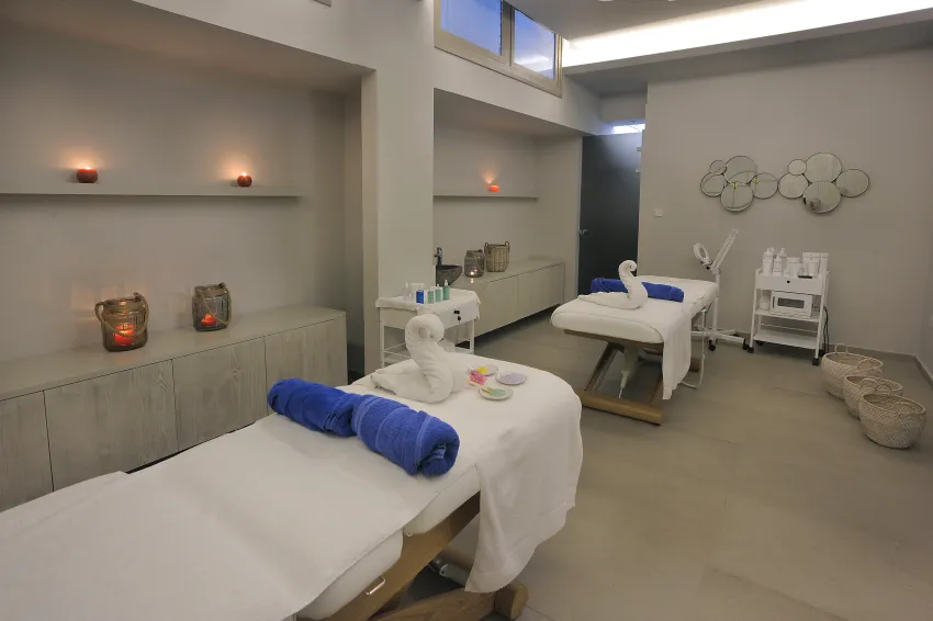 Nelia Beach Hotel 4*-110