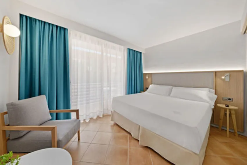 Occidental Cala Viñas 4*-5