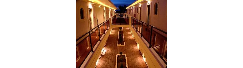 Canadian Hotel 3*-57