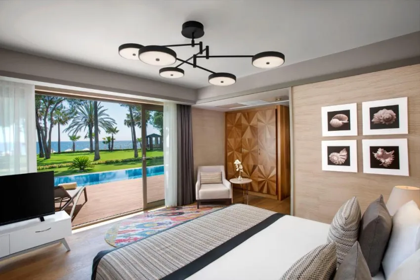 ACANTHUS & CENNET BARUT COLLECTION  5*-22