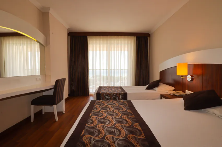 THRONE BEACH RESORT & SPA  5*-12