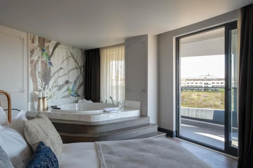 LIU RESORTS  5*-9