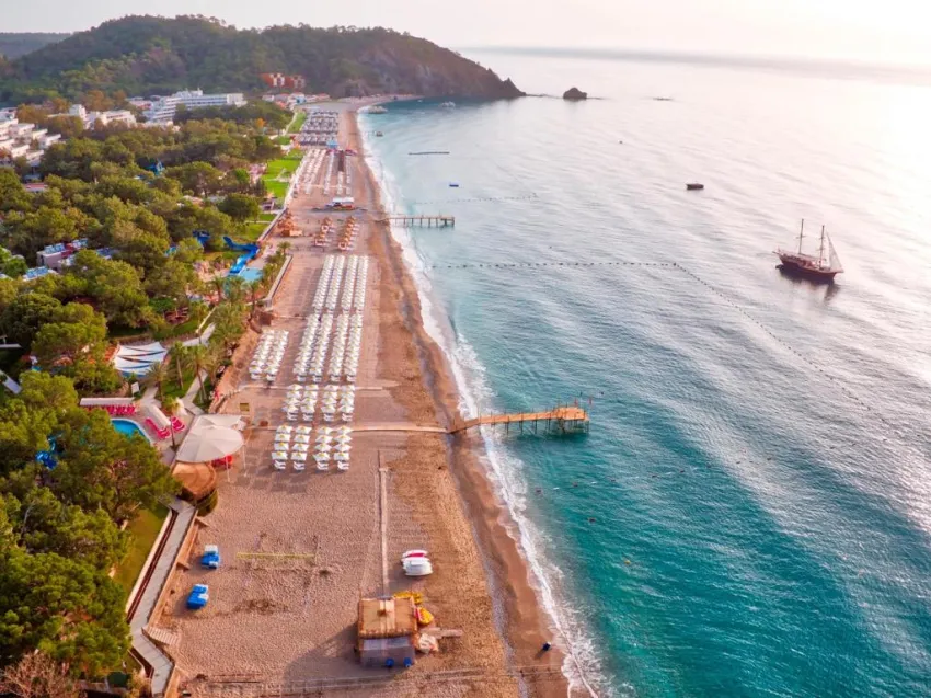 PIRATES BEACH CLUB  5*-29