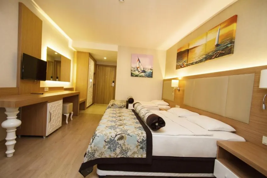 BLUE WAVE SUITE HOTEL  4*-5