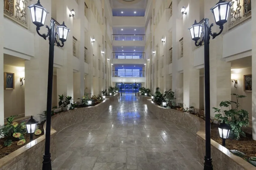 Alba Queen Hotel 5*-2
