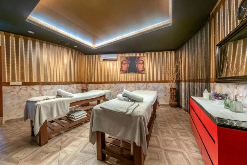 MICHELL HOTEL (ADULTS ONLY 16+)  5*-10