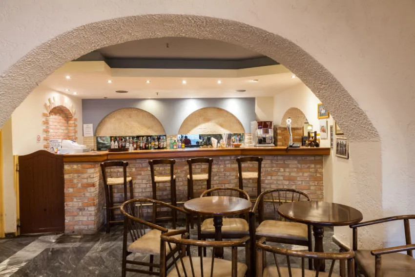 Erato Hotel Gournes 3*-4