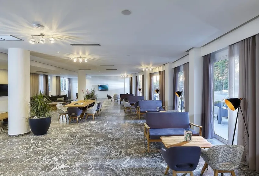 Vasia Royal Hotel 4*-5