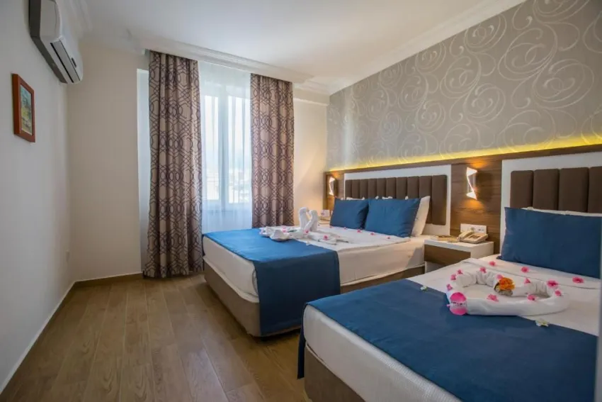 CLUB BIG BLUE SUITE HOTEL  4*-3