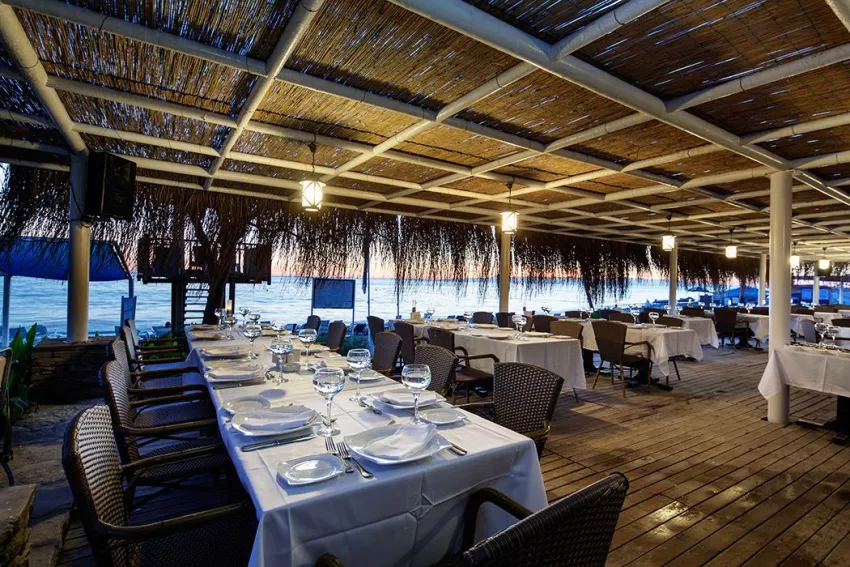 CRYSTAL ADMIRAL RESORT SUITES  5*-14