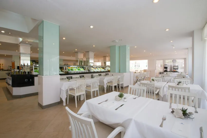 Iberostar Waves Ciudad Blanca 4*-17