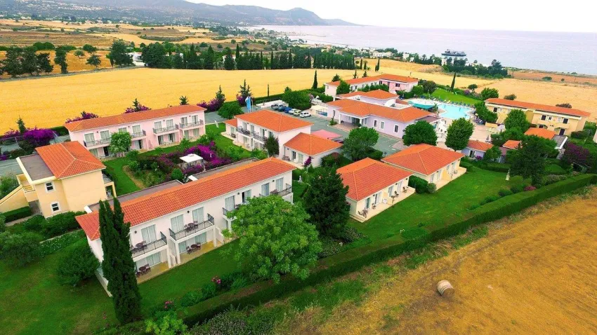 Akamanthea Holiday Village 3*-9