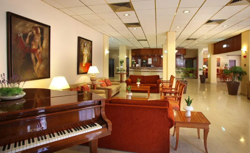 Kapetanios Odysseia Hotel 4*-4