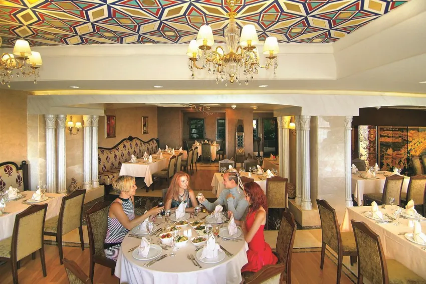 Royal Dragon Hotel 5*-8