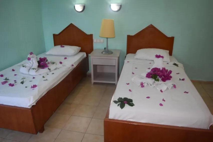 ARES CITY HOTEL  3*-40