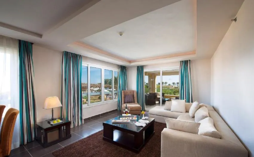 AMWAJ BEACH CLUB ABU SOMA  4*-13