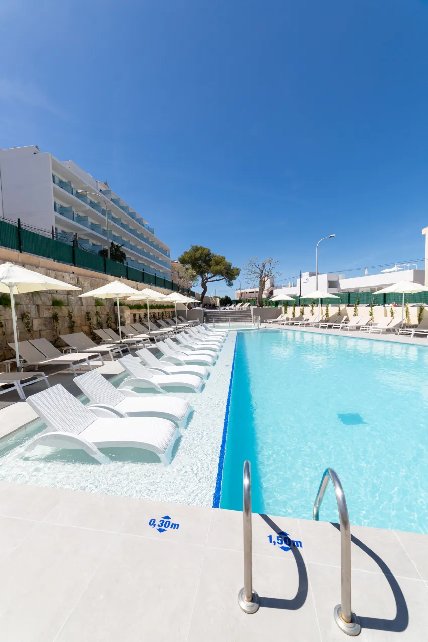 Reverence Life Hotel 4*-105