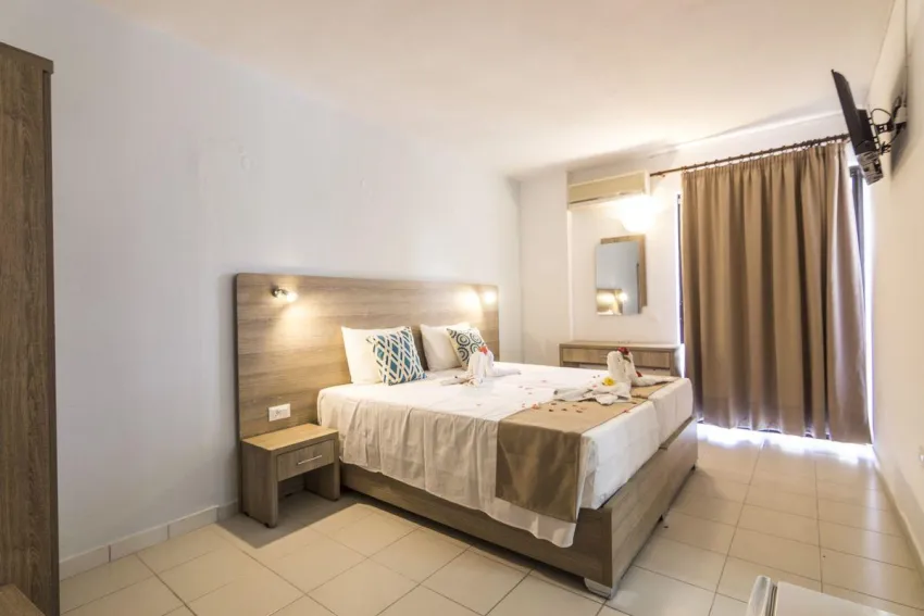 Tivoli Hotel and Apartments 3*-46