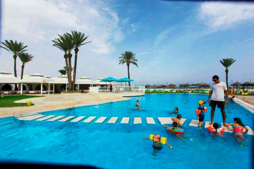 MONARQUE CLUB RIVAGE MONASTIR  4*-11