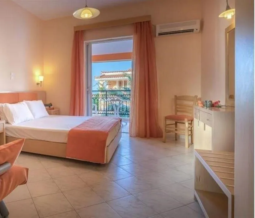 The Dream Hotel- To Oniro 3*-25