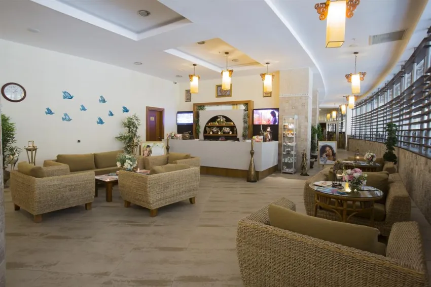 FAME RESIDENCE LARA  5*-15