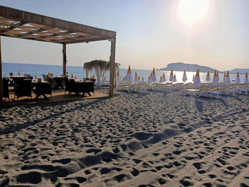 BORA BORA BUTIK HOTEL  3*-5