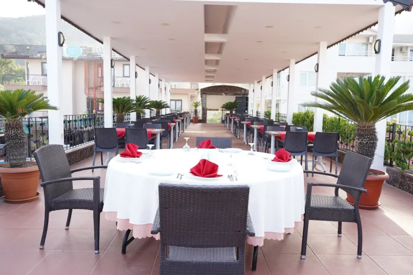 ALERIA BELPORT BEACH HOTEL  4*-23