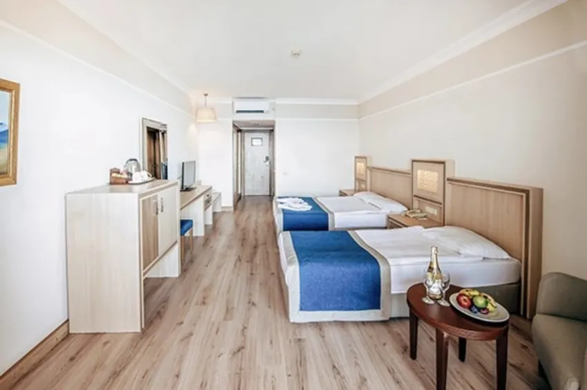 Utopia World Hotel 5*-6