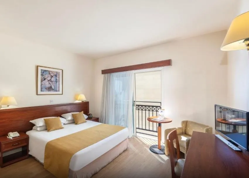 Kapetanios Limassol Hotel 3*-7