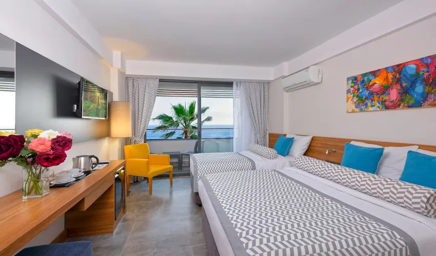 FLORIA BEACH HOTEL  4*-8
