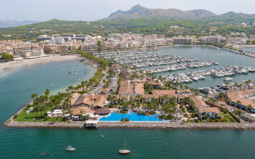 Botel Alcudiamar 4*-6