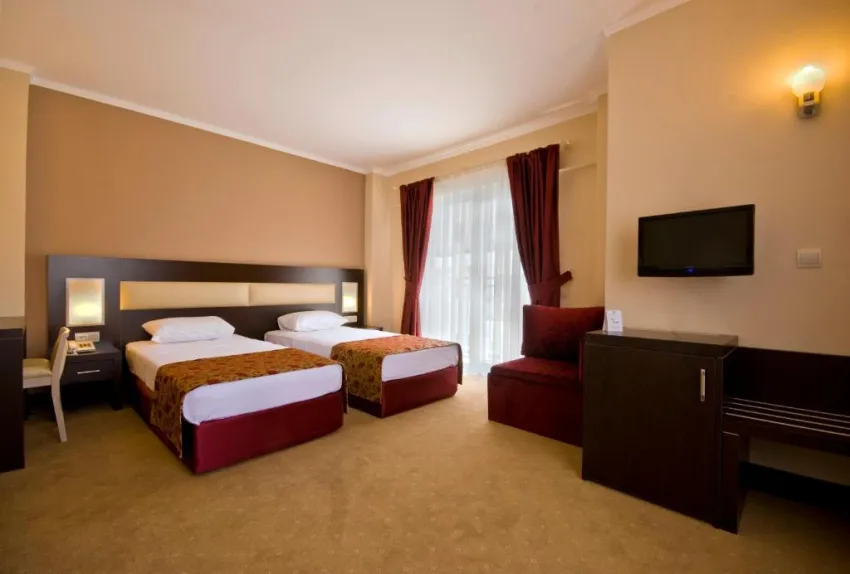 WHITE LILYUM HOTEL  4*-26