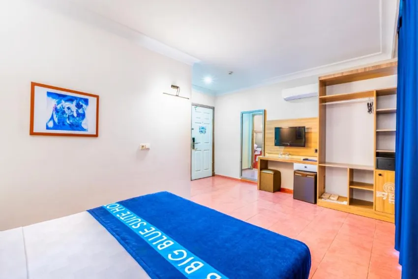 CLUB BIG BLUE SUITE HOTEL  4*-27