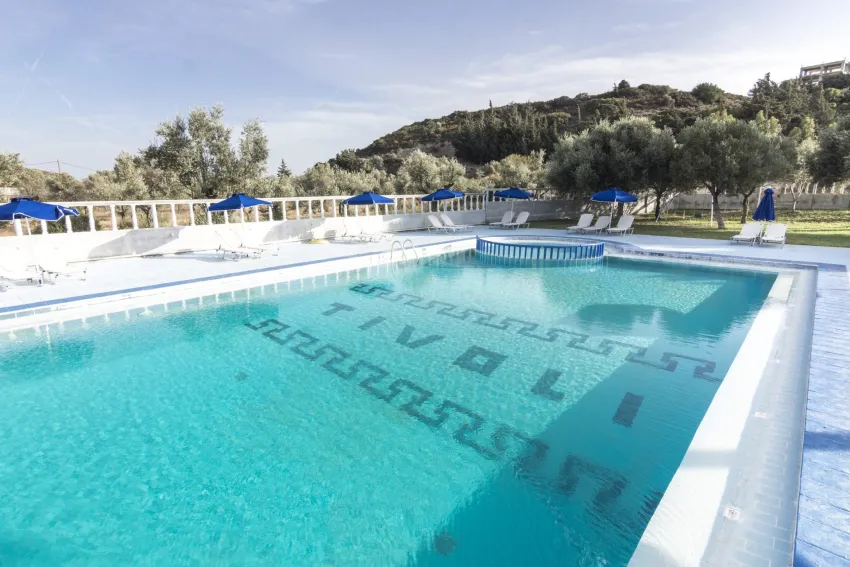 Tivoli Hotel and Apartments 3*-9