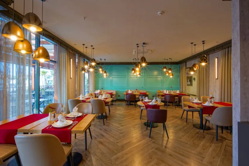 ALETRIS DELUXE HOTEL & SPA  5*-11