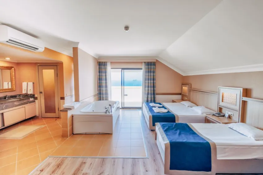 UTOPIA WORLD HOTEL  5*-52