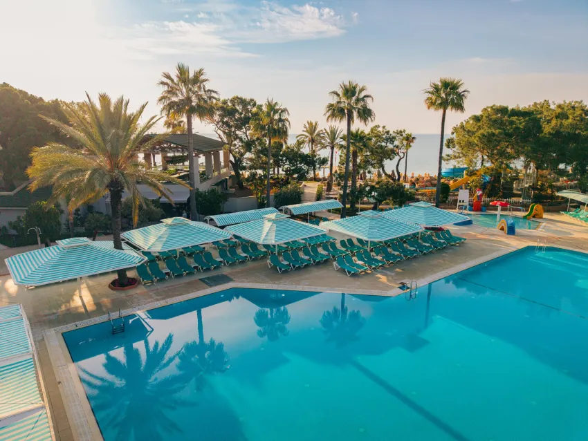 Pirates Beach Club 5*-4