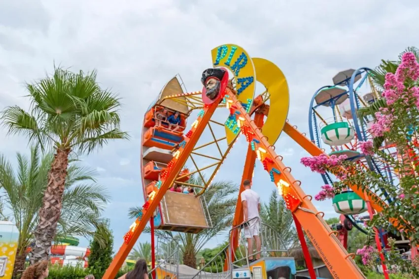 ROYAL HOLIDAY PALACE HOTEL  5*-9