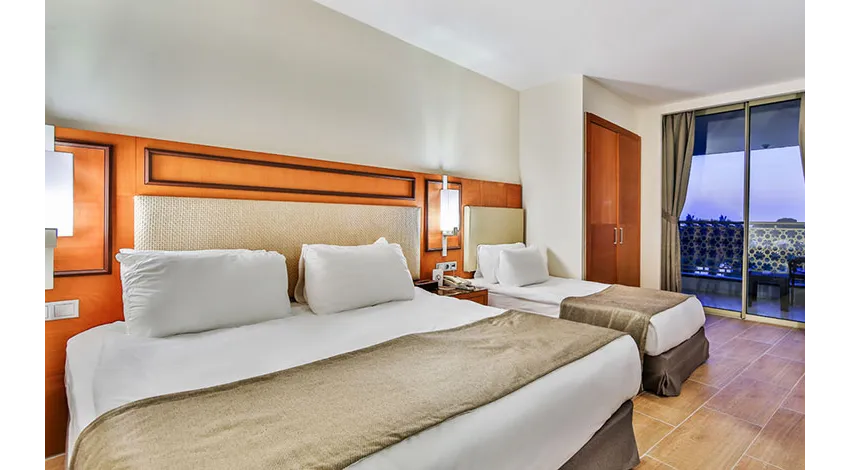 CRYSTAL PRESTIGE ELITE HOTEL  5*-4